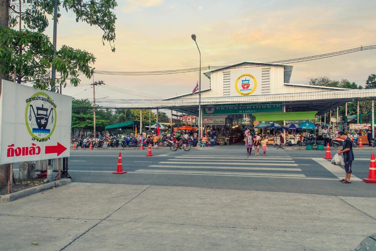 Kroque Boutique & Bistro Ang Sila Exterior photo